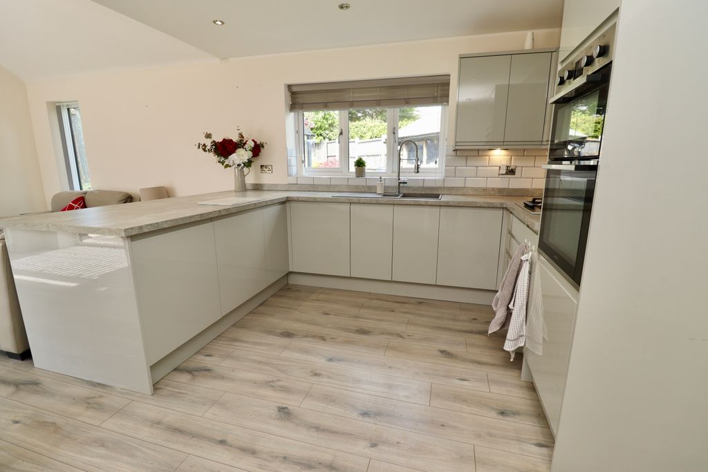 Property photo 2 of 19 Img_3352