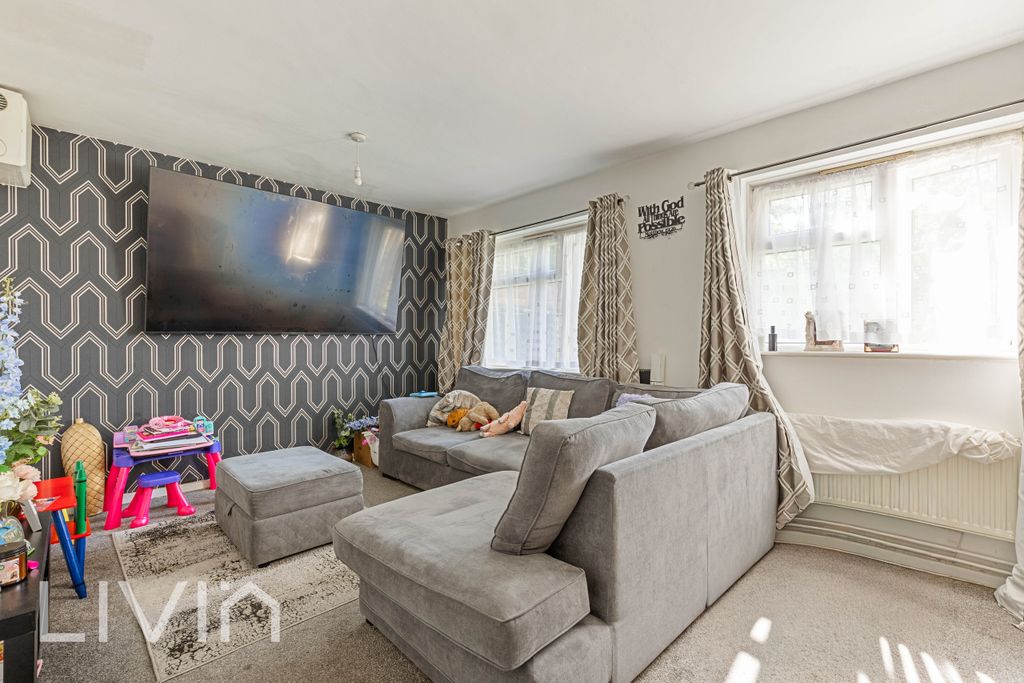 Property photo 2 of 12 2