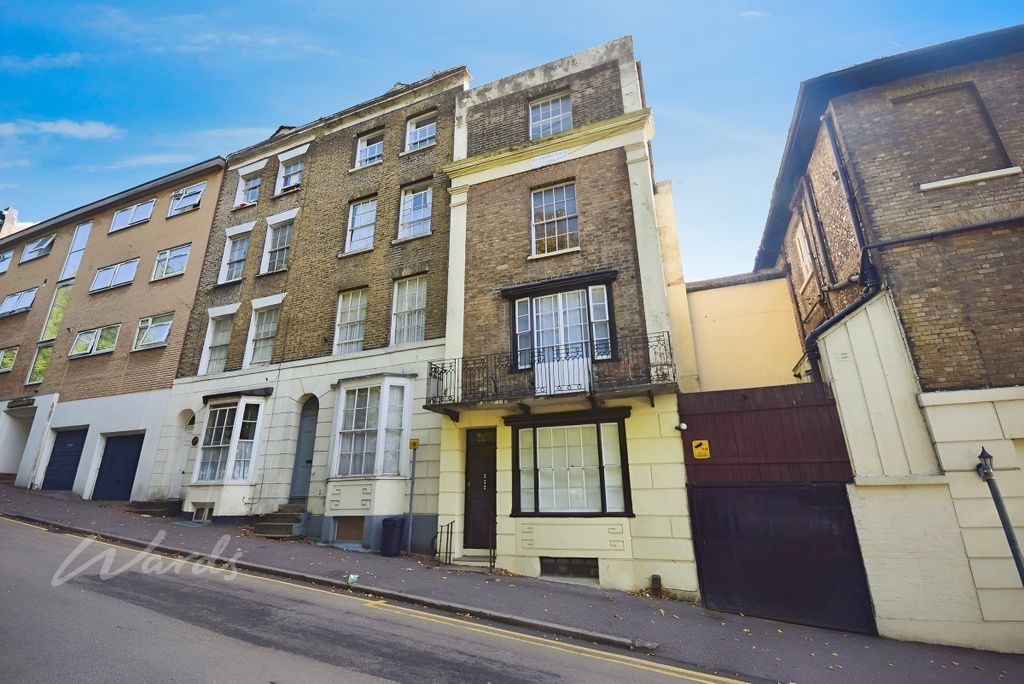 Property photo 1 of 8 Front