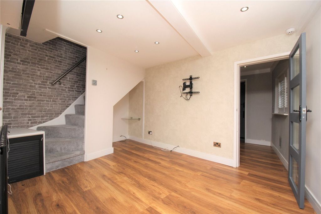 Property photo 2 of 11 Picture No. 19