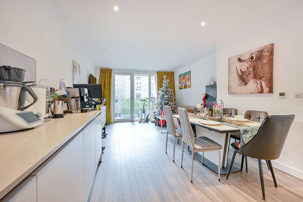 Property photo 2 of 7
