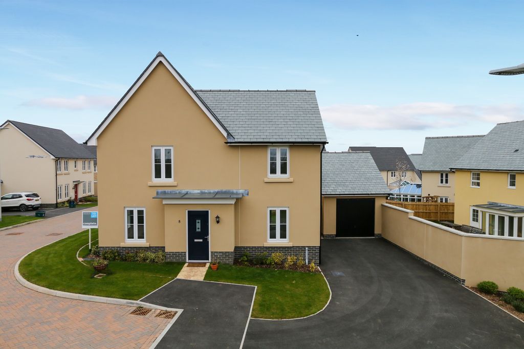 Property photo 1 of 33