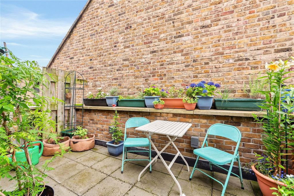 Property photo 2 of 14 Picture No. 08
