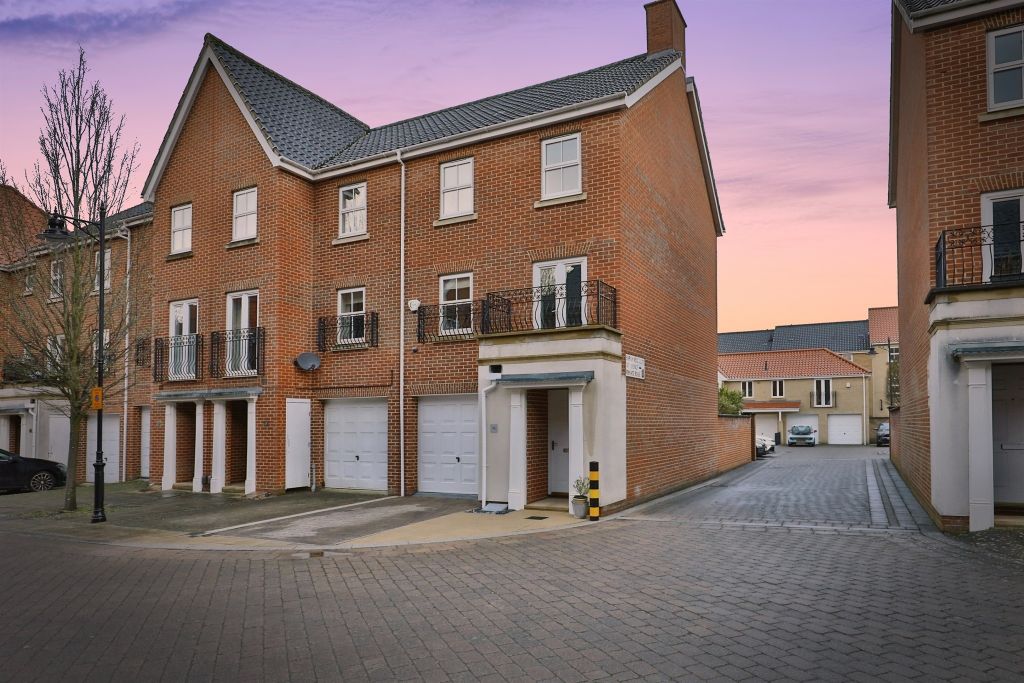 Property photo 1 of 18