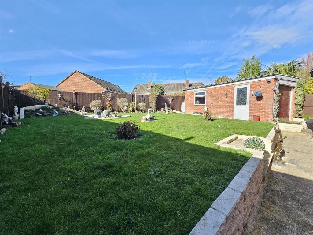 Property photo 3 of 13