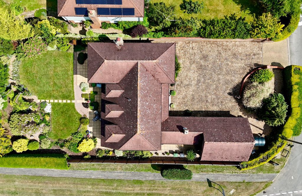 Property photo 3 of 21