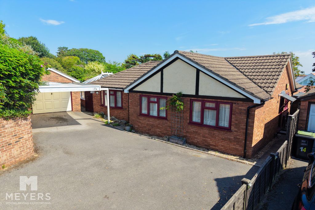 Property photo 1 of 40
