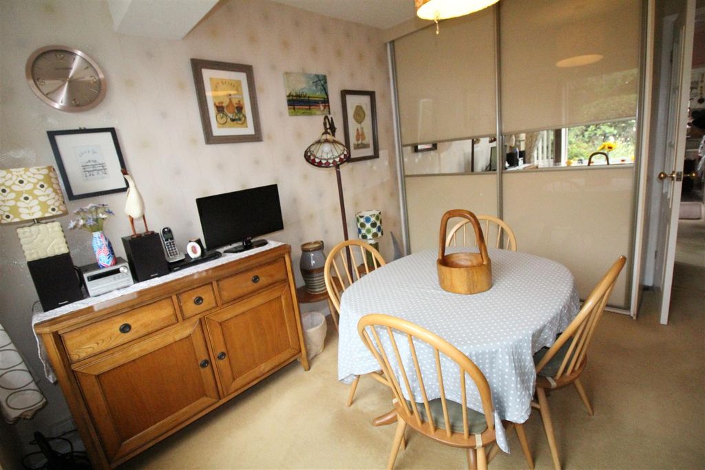 Additional image 6 of 2 bed detached bungalow for saleSmithies Moor Rise, Batley WF17