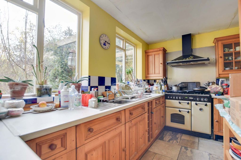 Property photo 3 of 22