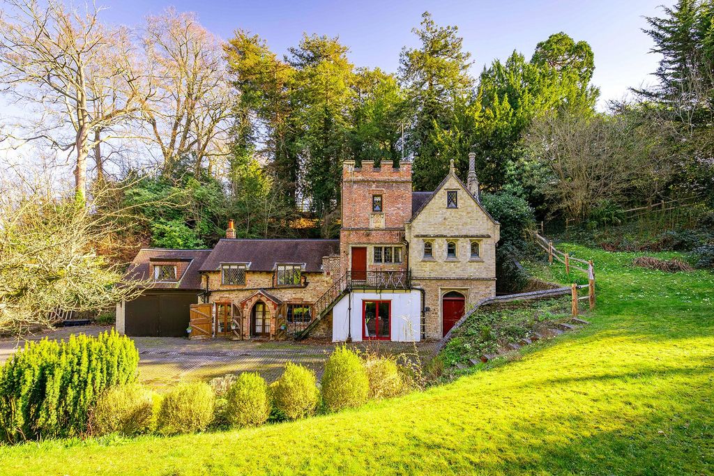 Property photo 1 of 37 House. Partnership