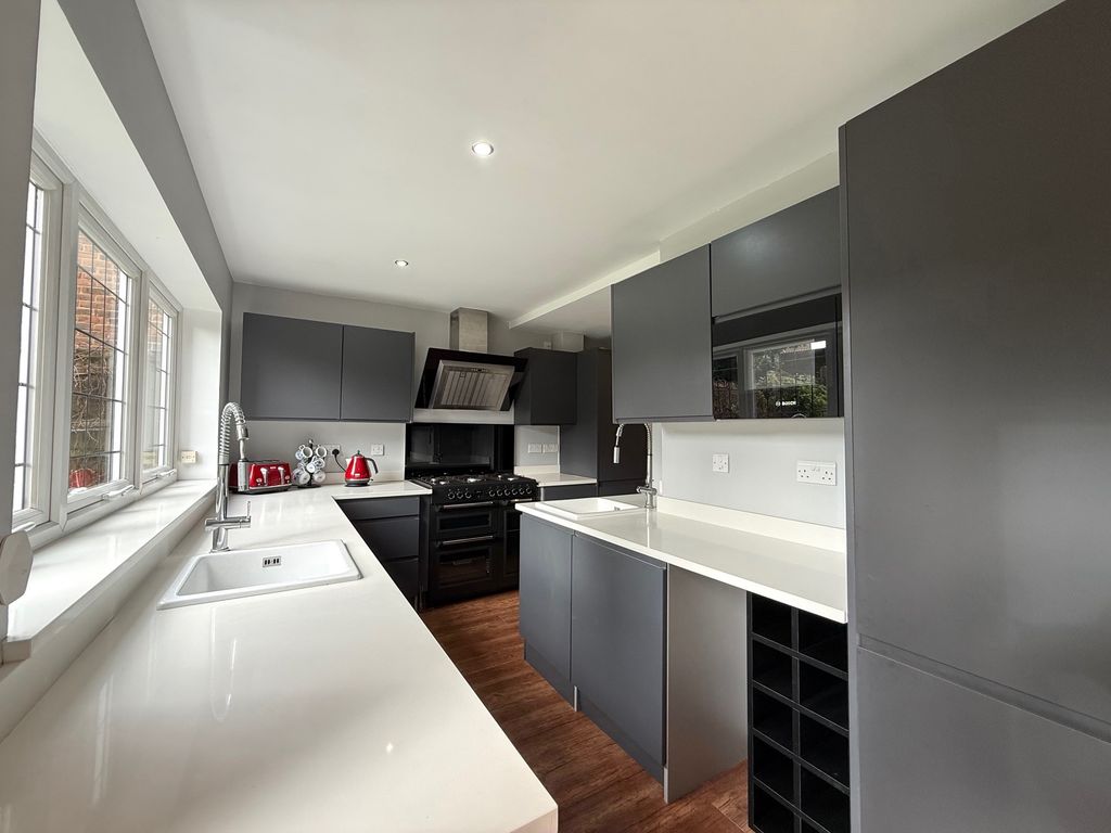 Property photo 1 of 7 Balcony