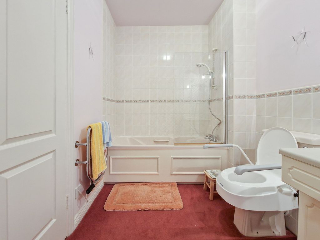 Additional image 16 of 2 bed flat for sale29 Oaklands Manor, St Saviour JE2