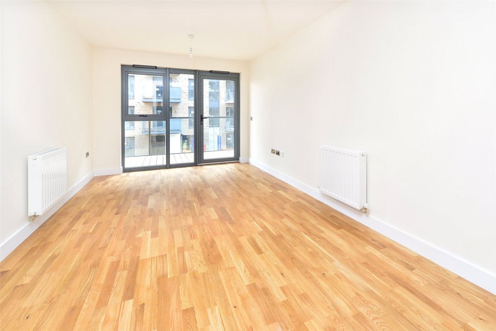 Property photo 2 of 8 Picture No. 25