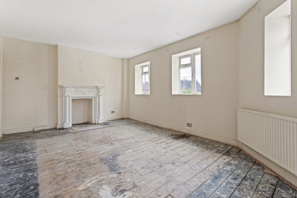 Property photo 3 of 11