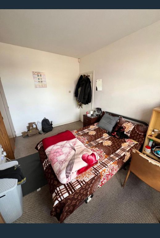 Property photo 1 of 2