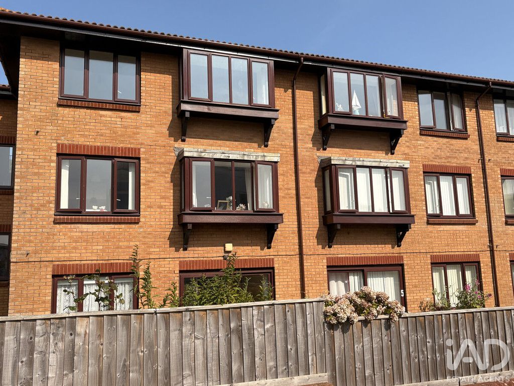 Property photo 1 of 25