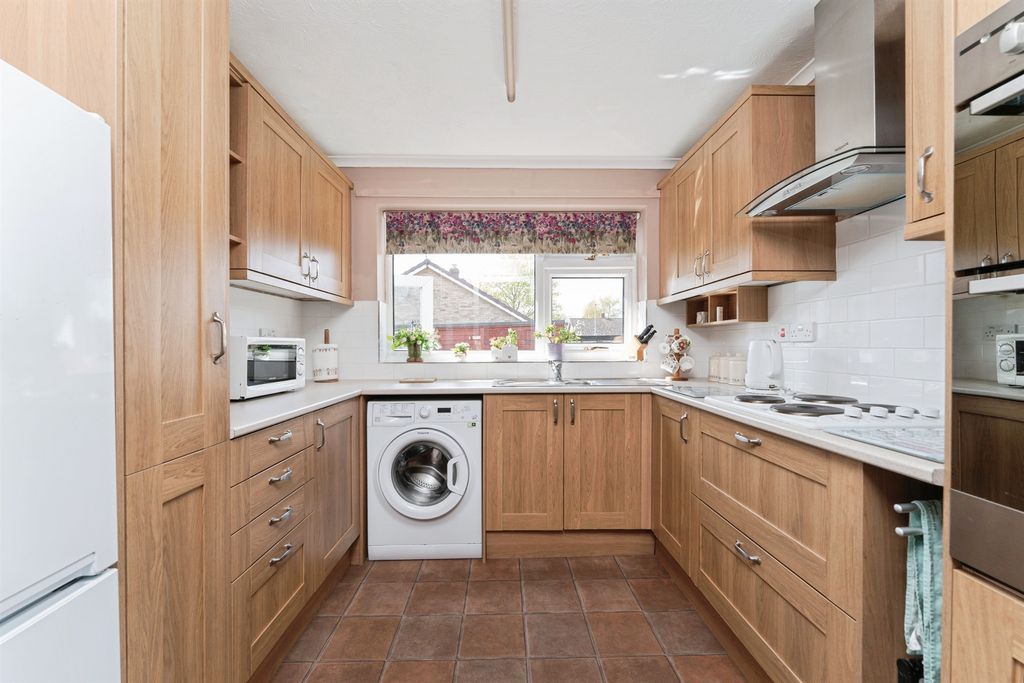 Property photo 2 of 16