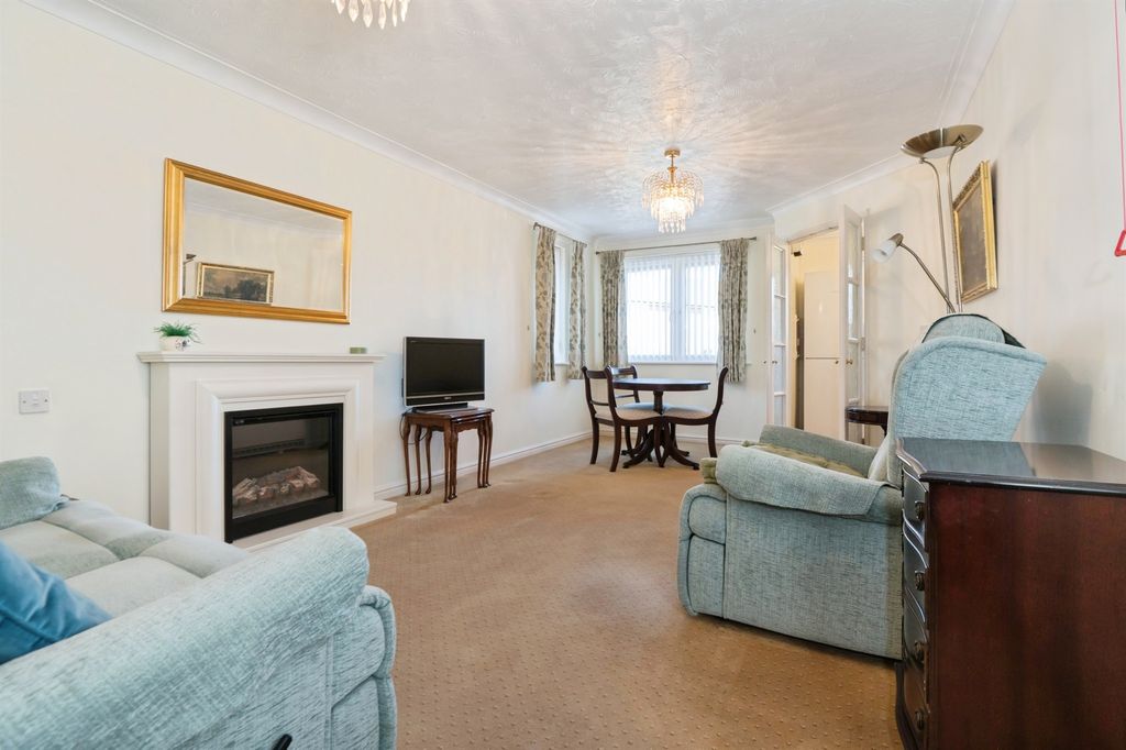 Property photo 2 of 11
