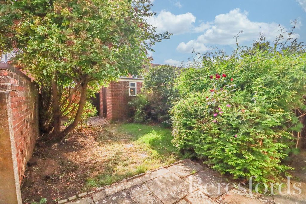 Property photo 2 of 11 Picture No. 24