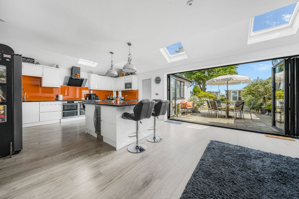 Property photo 2 of 29 2922892