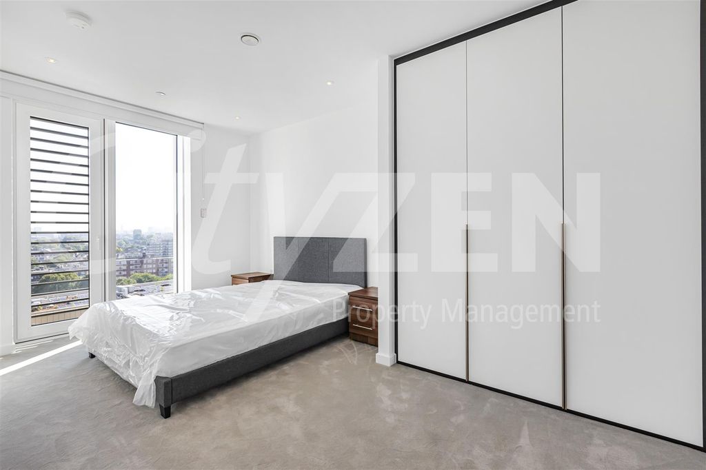 Property photo 3 of 16 Bedroom