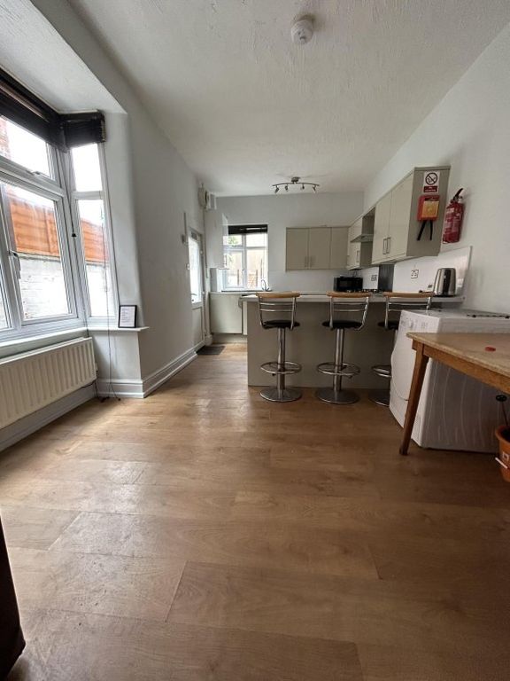 Property photo 1 of 8 8690439.Jpg