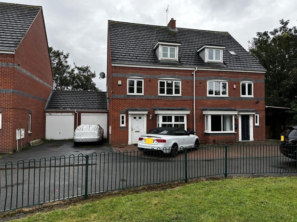 Property photo 2 of 10 Scholars Close