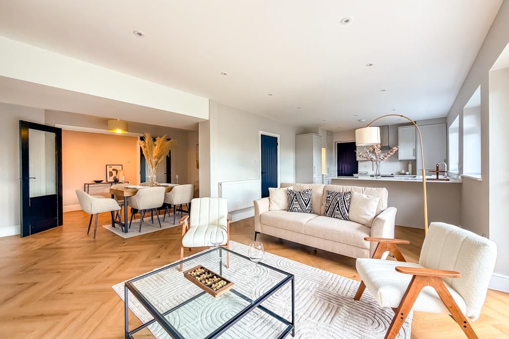 Property photo 2 of 34 Kitchen/Family Room