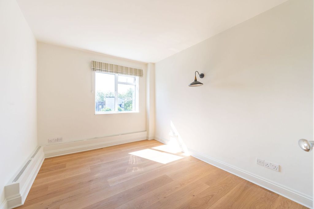 Property photo 3 of 9