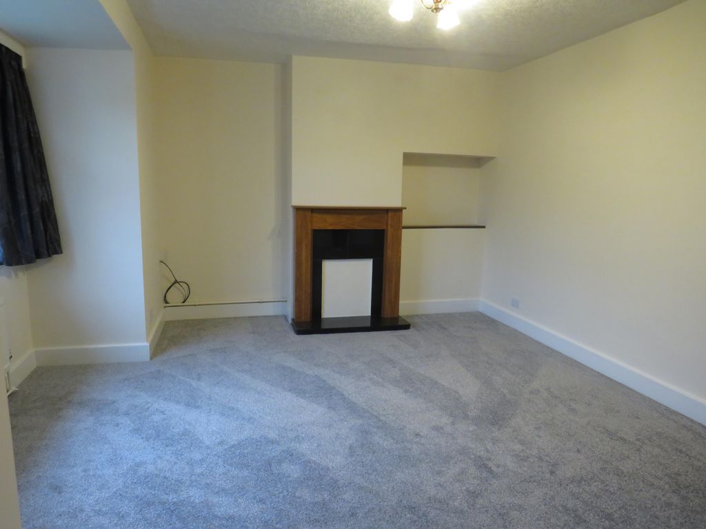 Property photo 3 of 7 Living Room