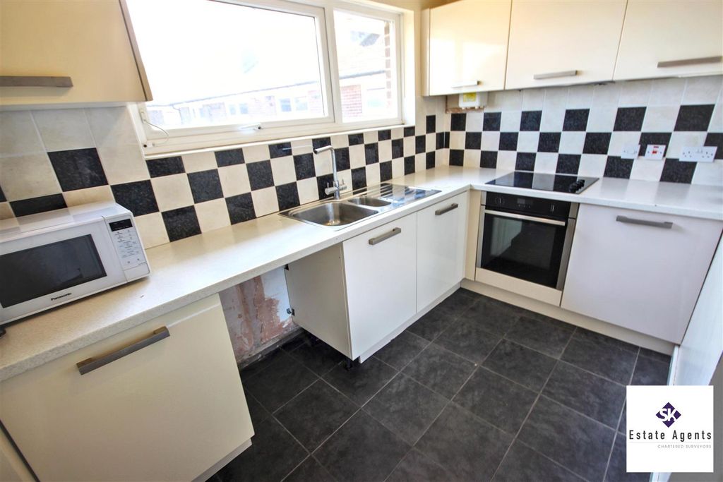 Property photo 2 of 13 Kitchen
