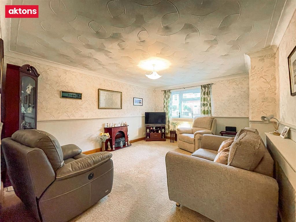 Property photo 2 of 20 Img_5018.Heic.Jpg