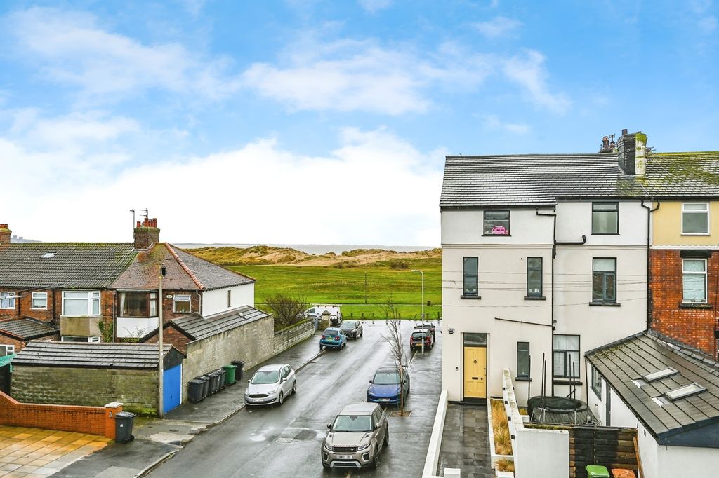 Property photo 2 of 15 Pbox-Img.Jpg