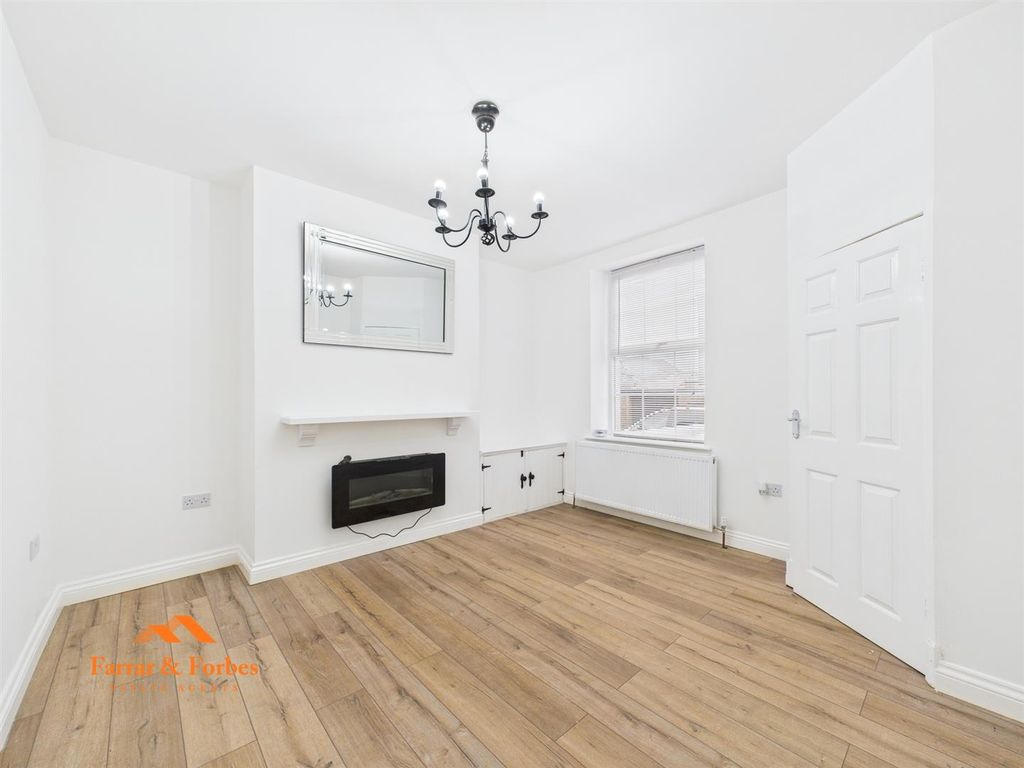 Property photo 2 of 16 Cam03956G0-Pr0199-Still010.Jpg