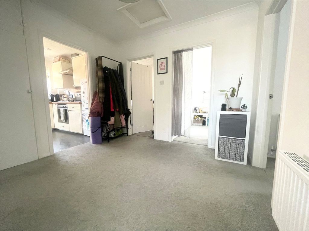Property photo 2 of 9 Picture No. 14