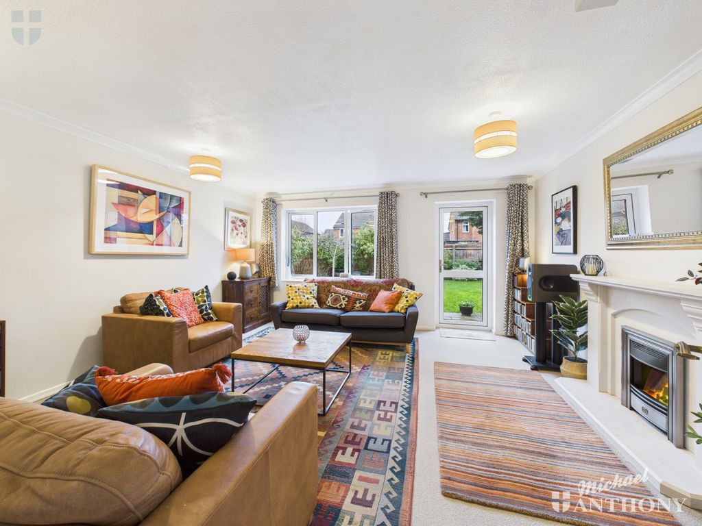 Property photo 3 of 12 Cam03852G0-Pr0519-Still006