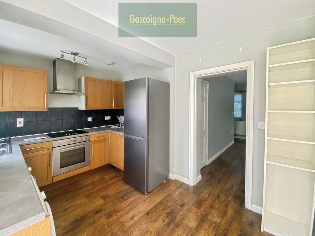 Property photo 3 of 9