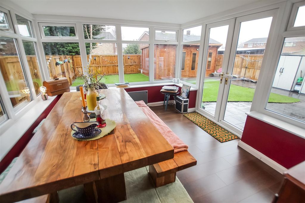 Property photo 2 of 16 Garden Room