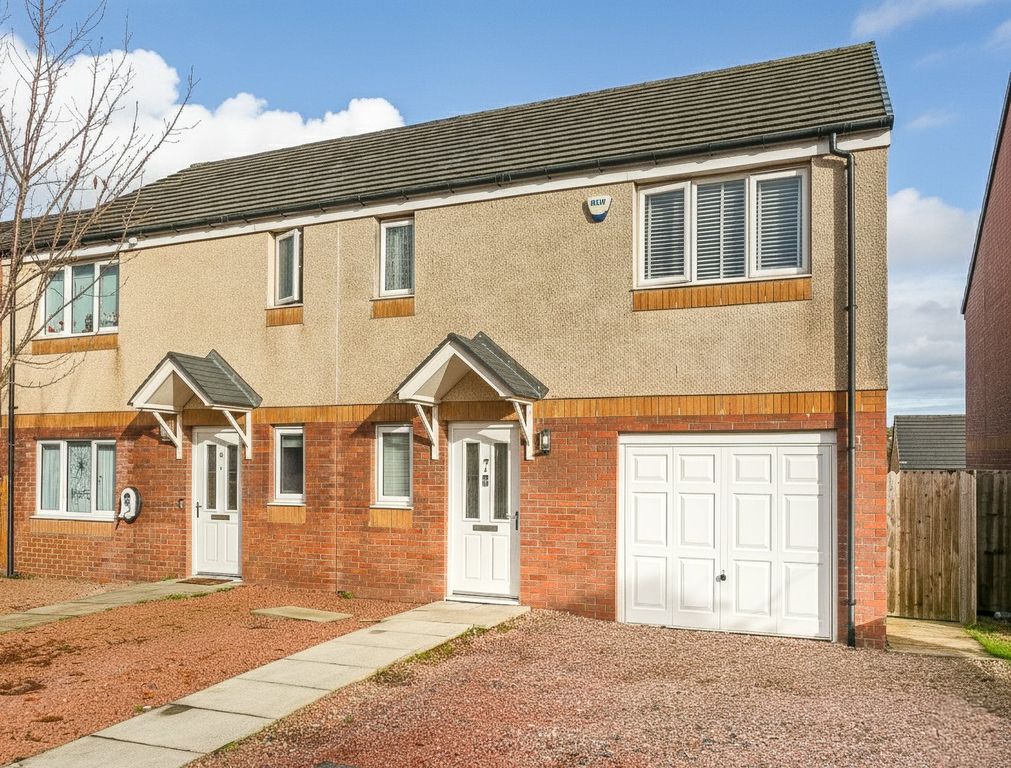 Property photo 1 of 32