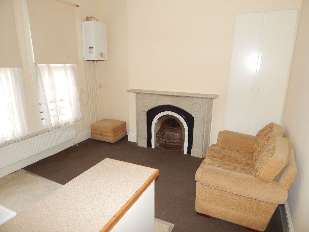 Property photo 3 of 6