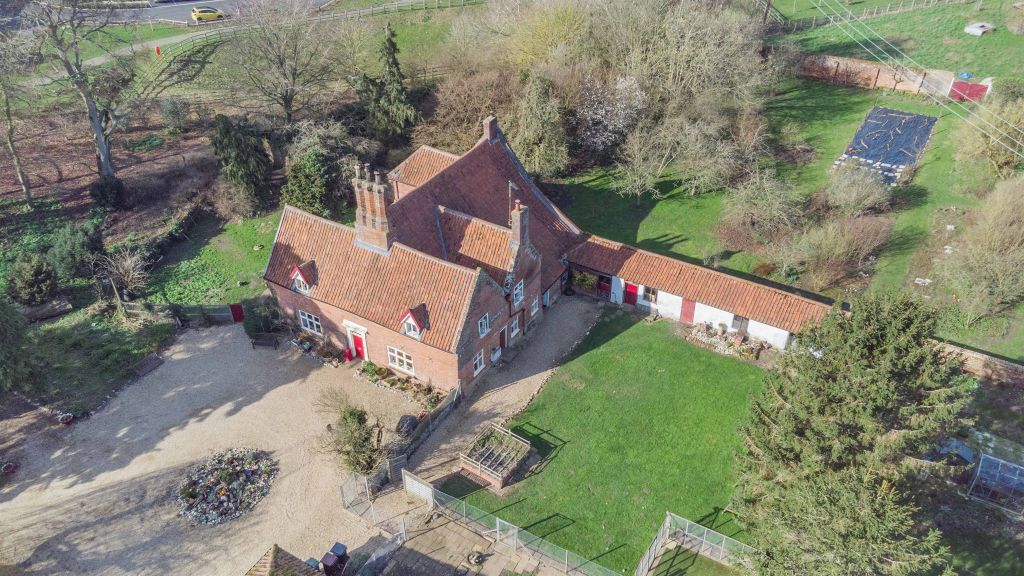 Property photo 2 of 19