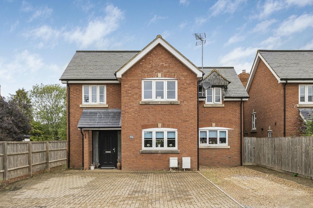 Property photo 1 of 28