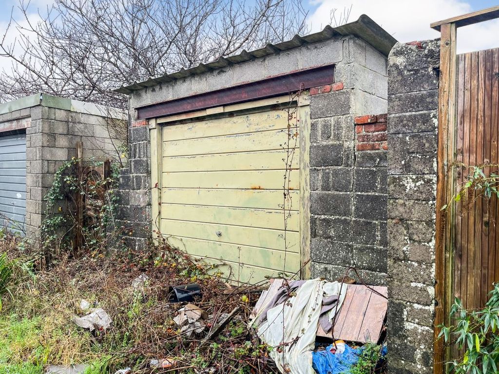 Property photo 2 of 3