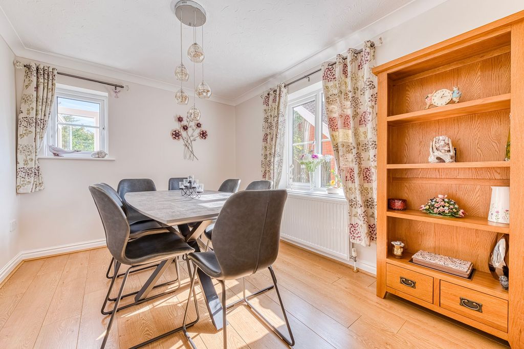 Property photo 2 of 26