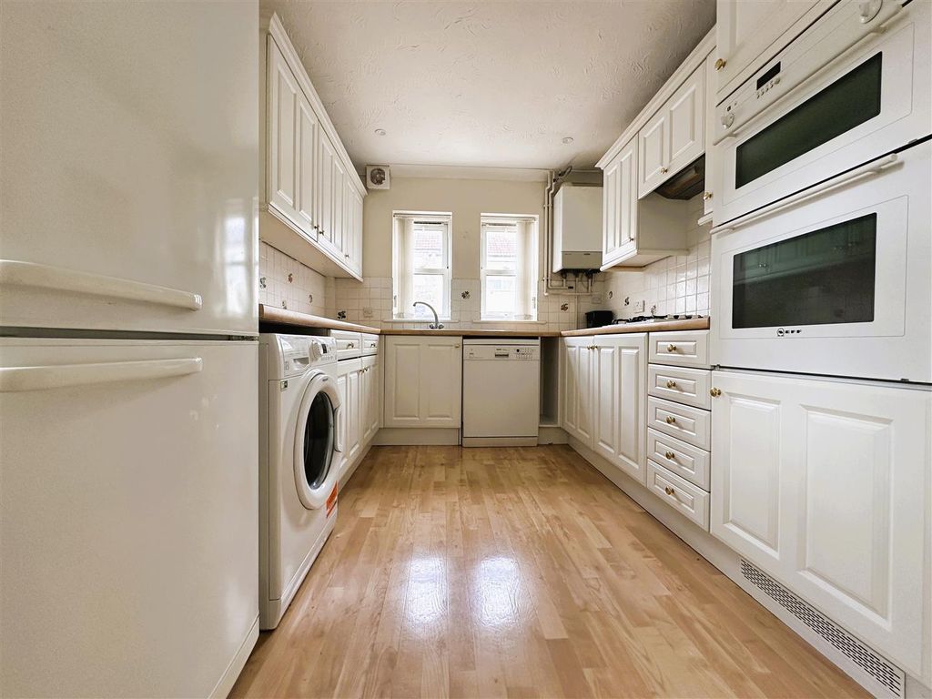 Property photo 3 of 11 Kitchen/Diner