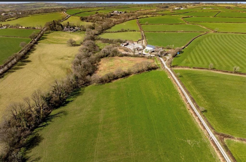 Property photo 3 of 41