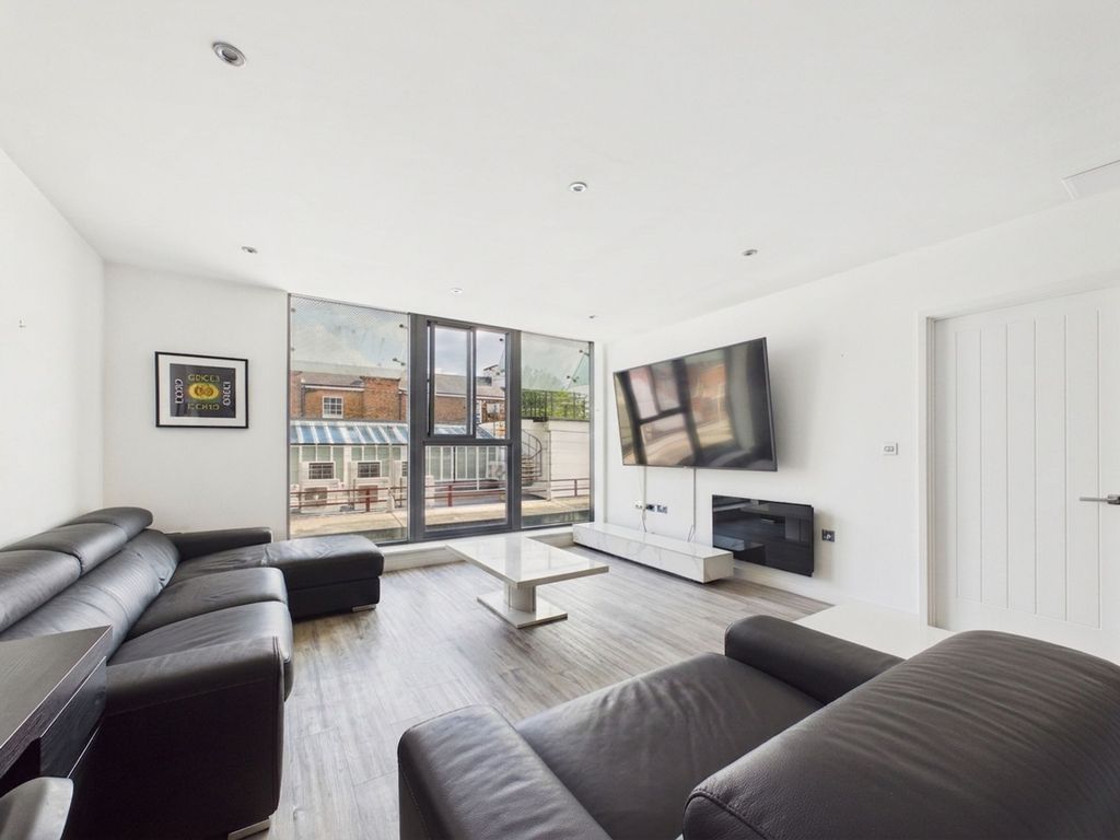 Property photo 2 of 13