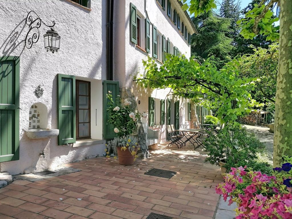 Property photo 1 of 13 For Sale Property In Grasse With Sea View