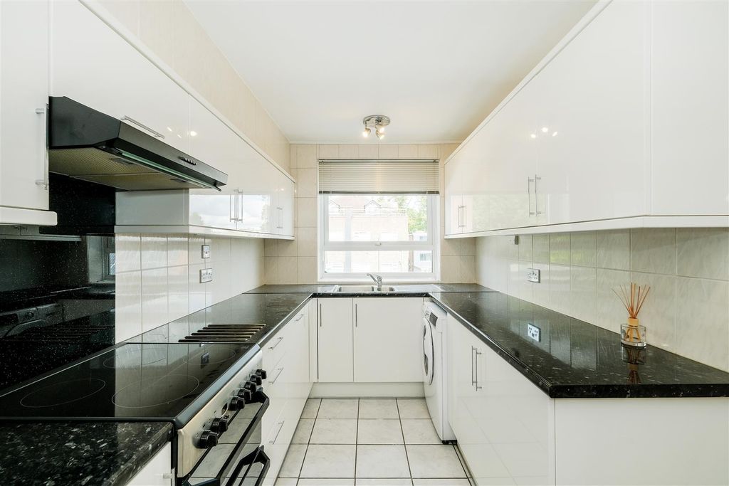 Property photo 2 of 25 2