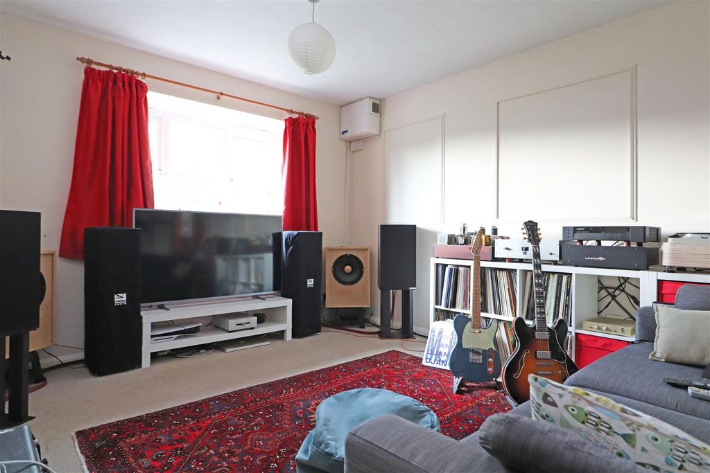 Property photo 2 of 7